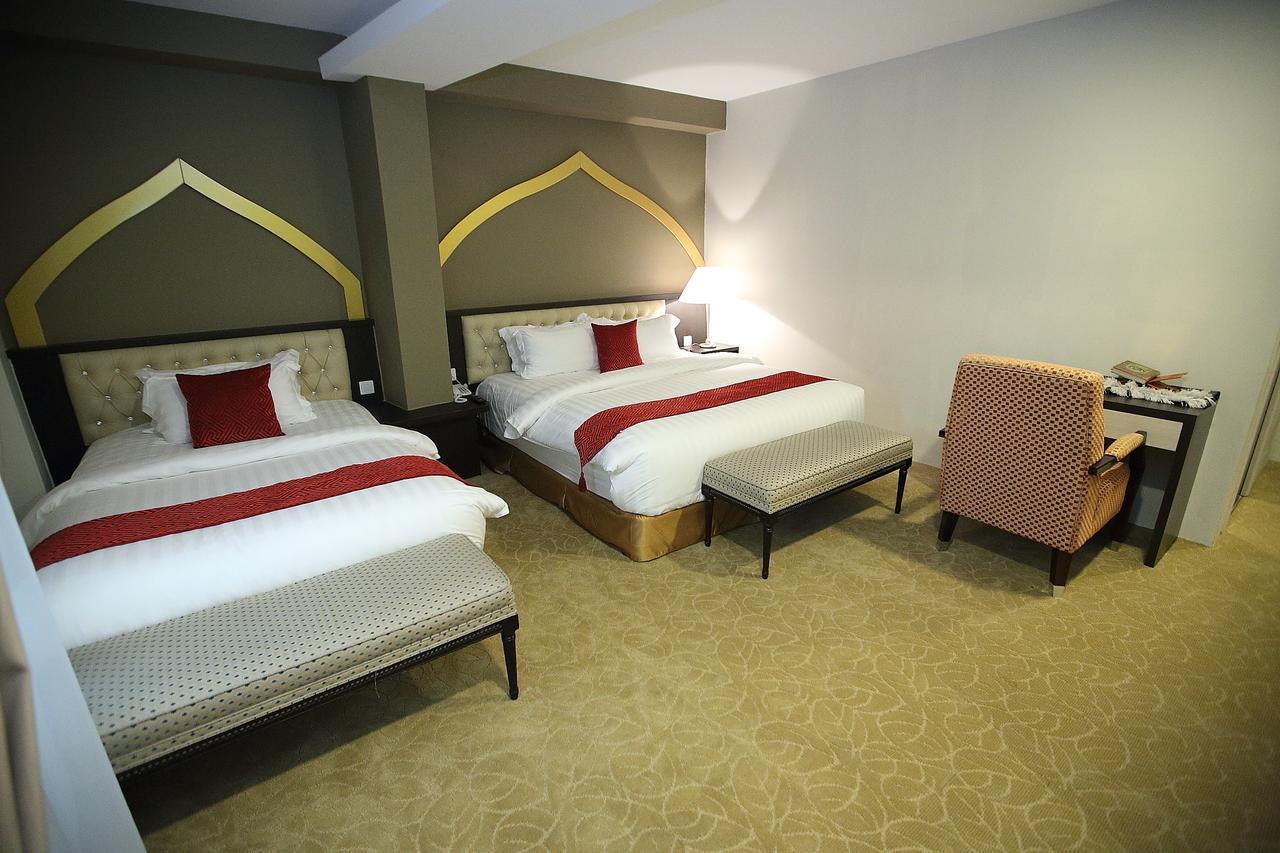 Al Khatiri Hotel Kubang Kerian Exterior foto