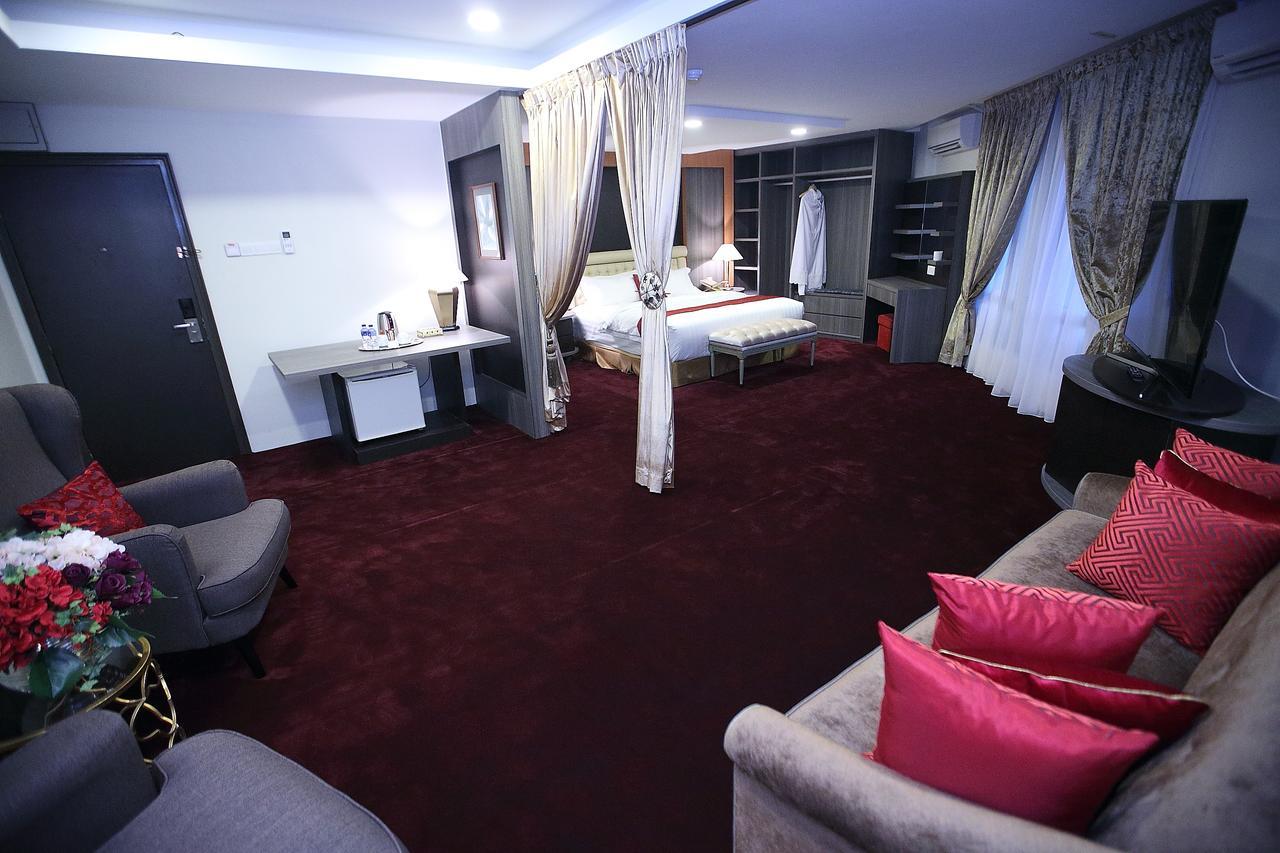 Al Khatiri Hotel Kubang Kerian Exterior foto