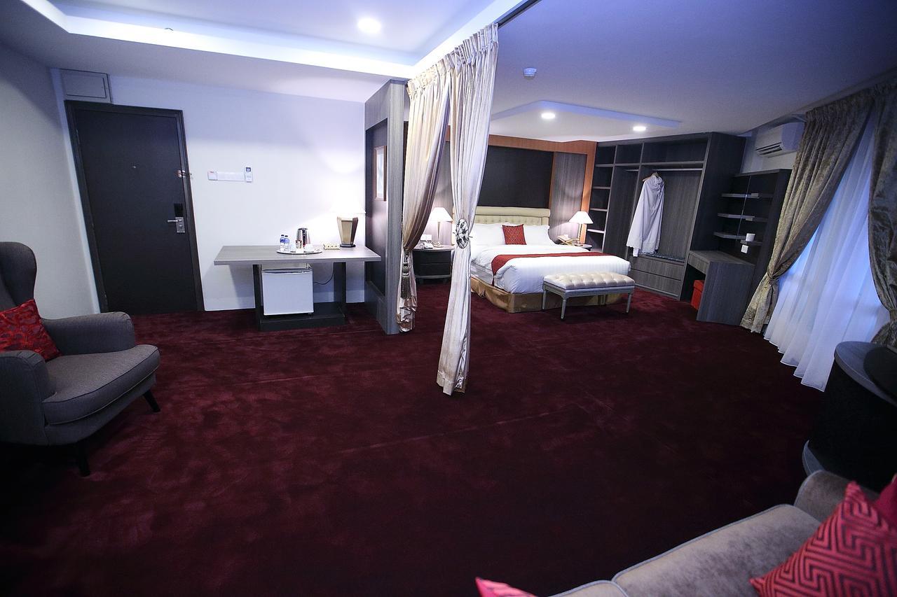 Al Khatiri Hotel Kubang Kerian Exterior foto